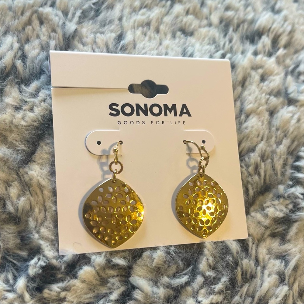 NEW Sonoma Gold Dangle Earrings